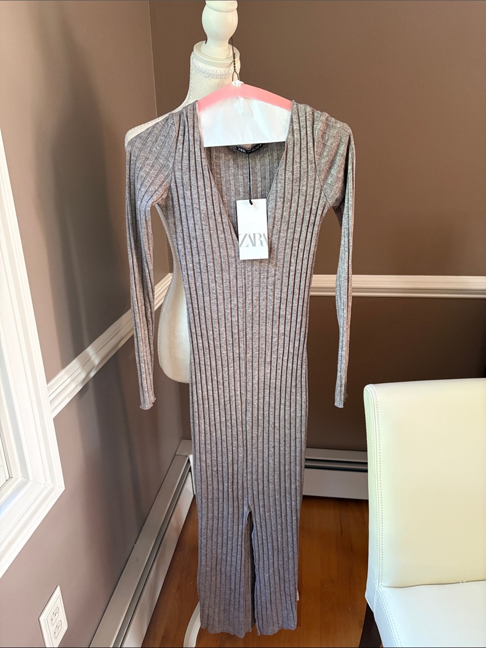 ZARA Ribbed Long-Sleeve V-Neck Maxi Dress in Taupe Gray